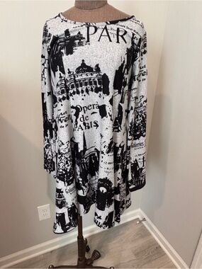 Palme Graphic Paris Print Tunic Top in Black & White S/M